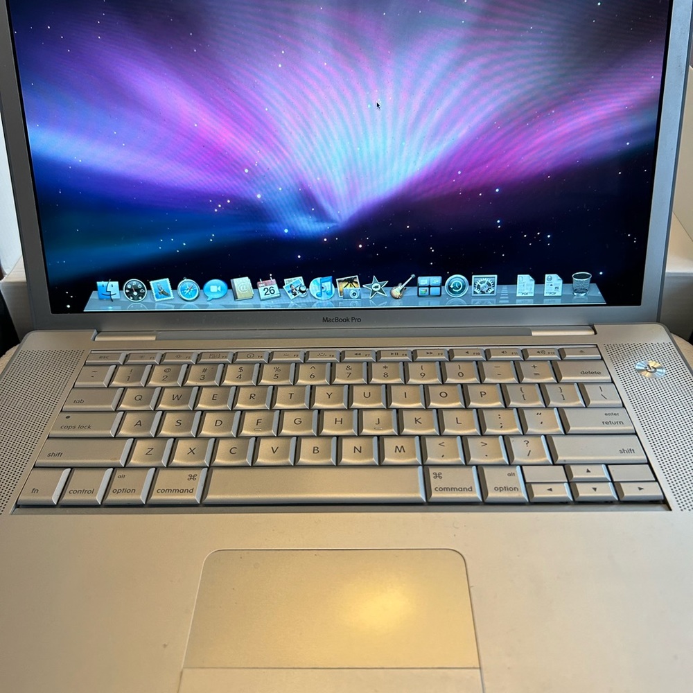 MacBook Pro 15.4” (diagonal) Widescreen Notebook